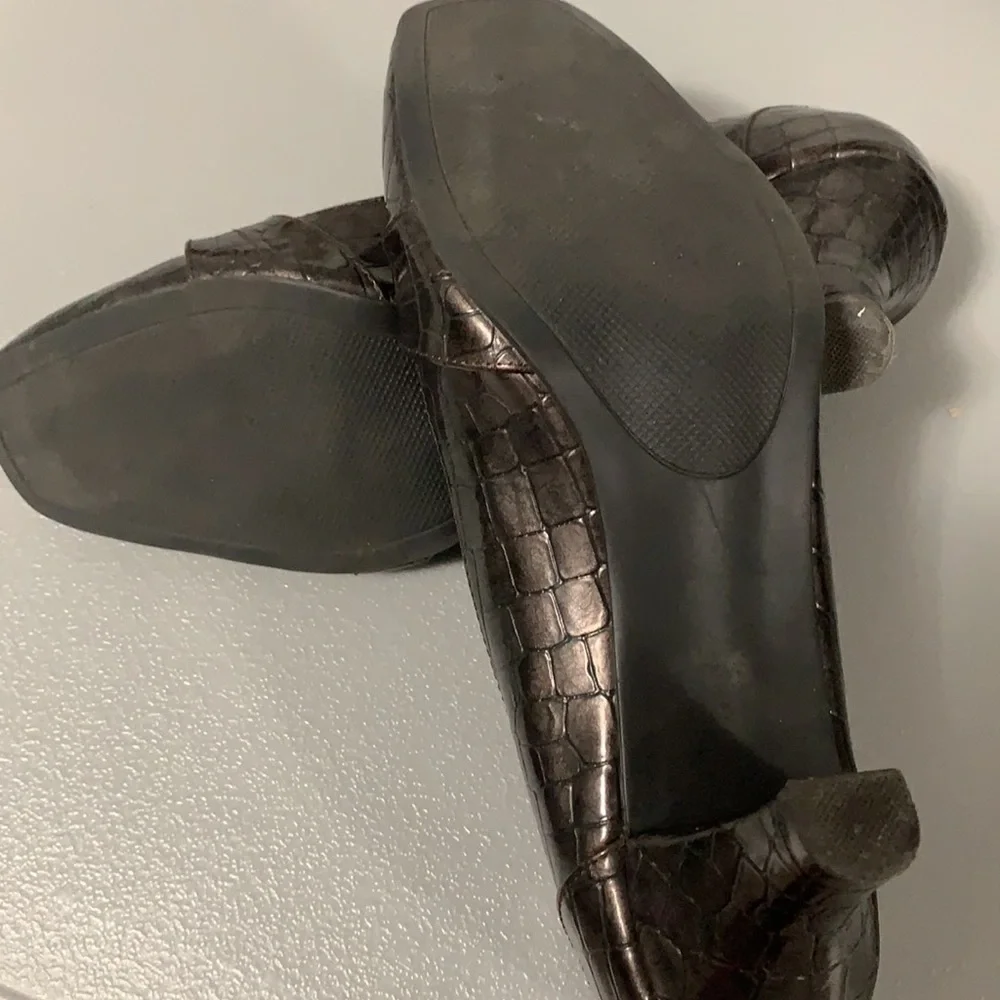 Karen Scott faux alligator